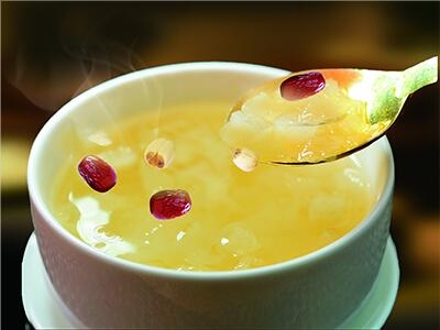 银耳莲子红枣粥